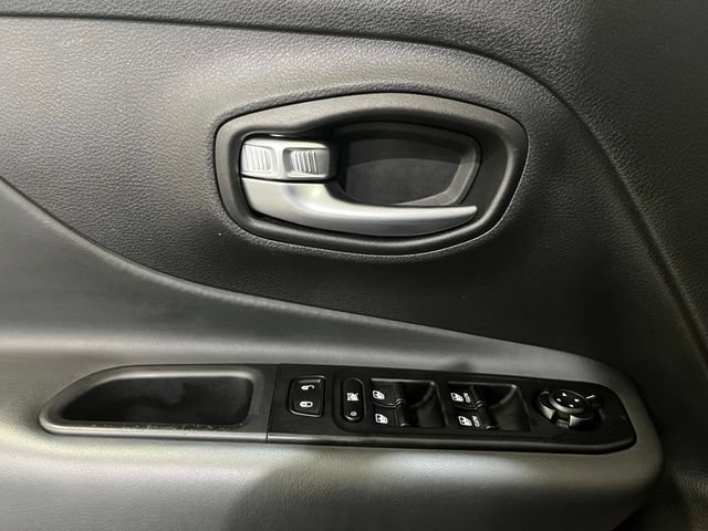 Used 2021 Jeep Renegade Trailhawk w/ Sun & Sound Group AWD/4WD image 12