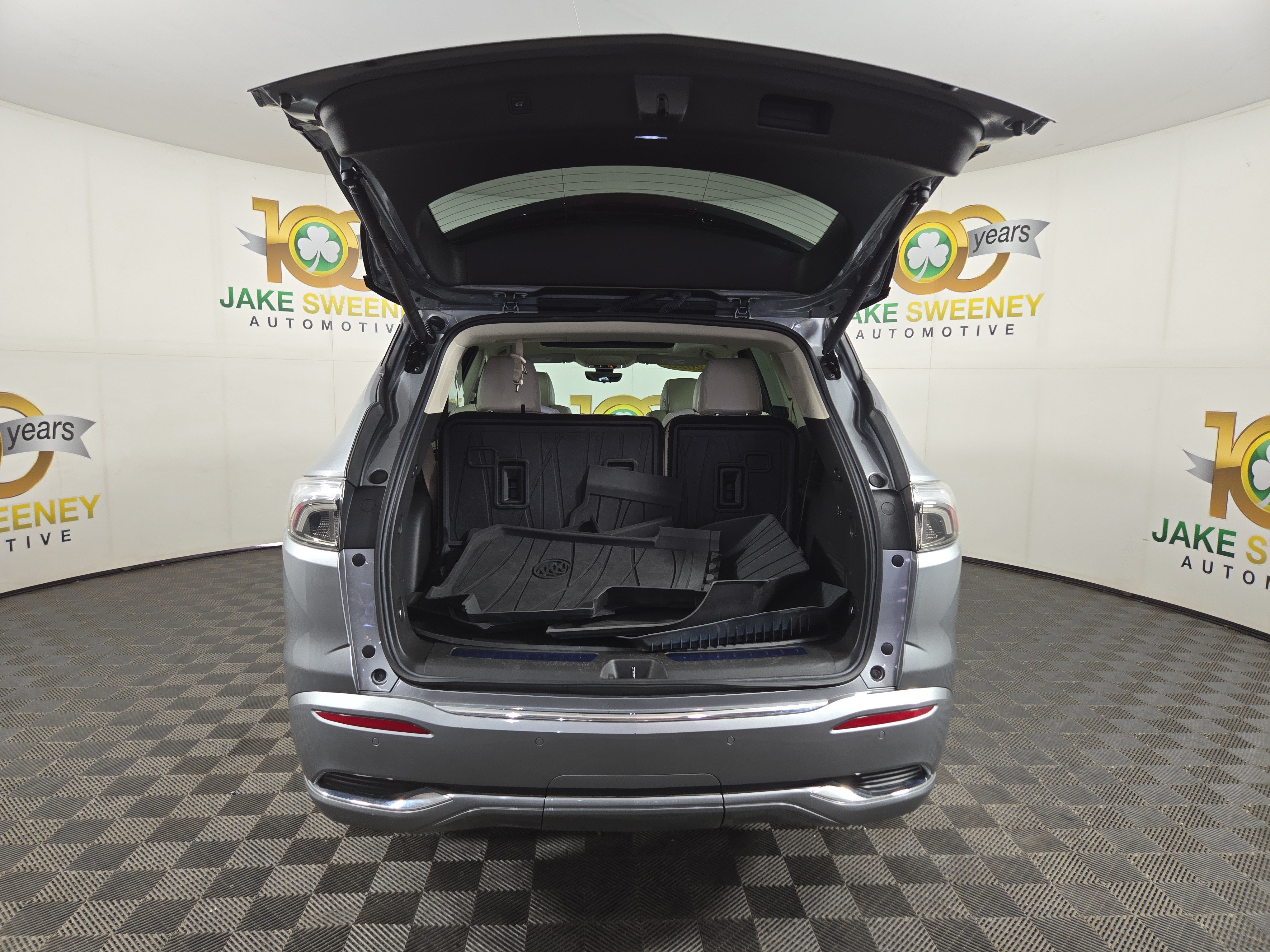Certified 2023 Buick Enclave Avenir w/ Avenir Technology Package AWD/4WD image 38