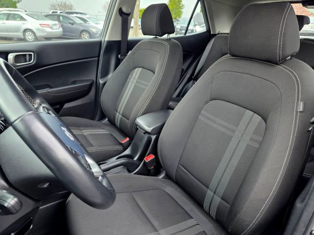 Used 2022 Hyundai Venue SEL FWD image 28