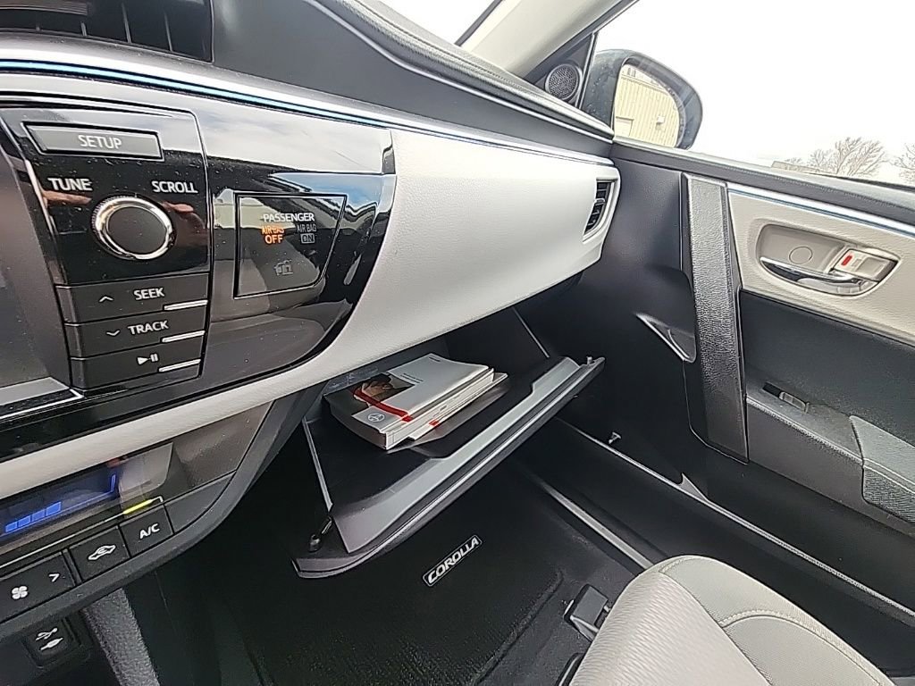 Used 2015 Toyota Corolla LE image 21