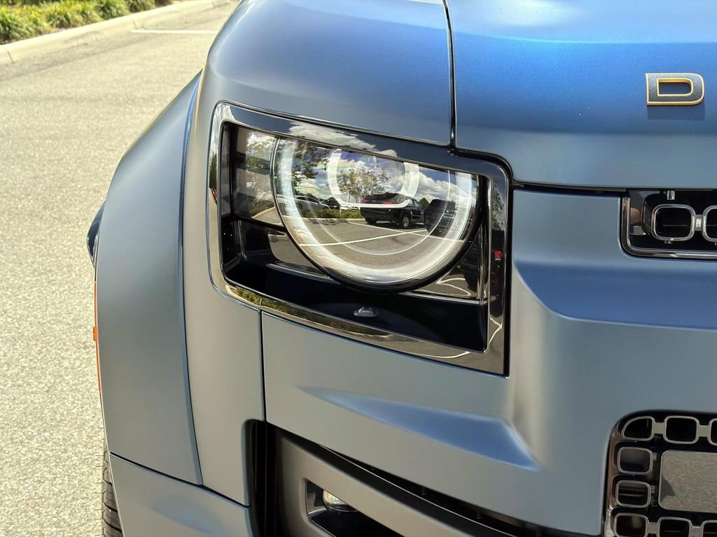 New 2026 Land Rover Defender 110 OCTA image 9