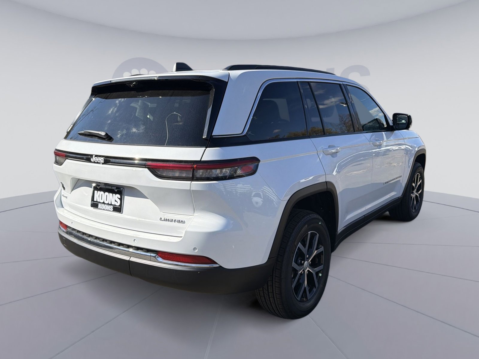New 2025 Jeep Grand Cherokee Limited w/ Luxury Tech Group II image 7