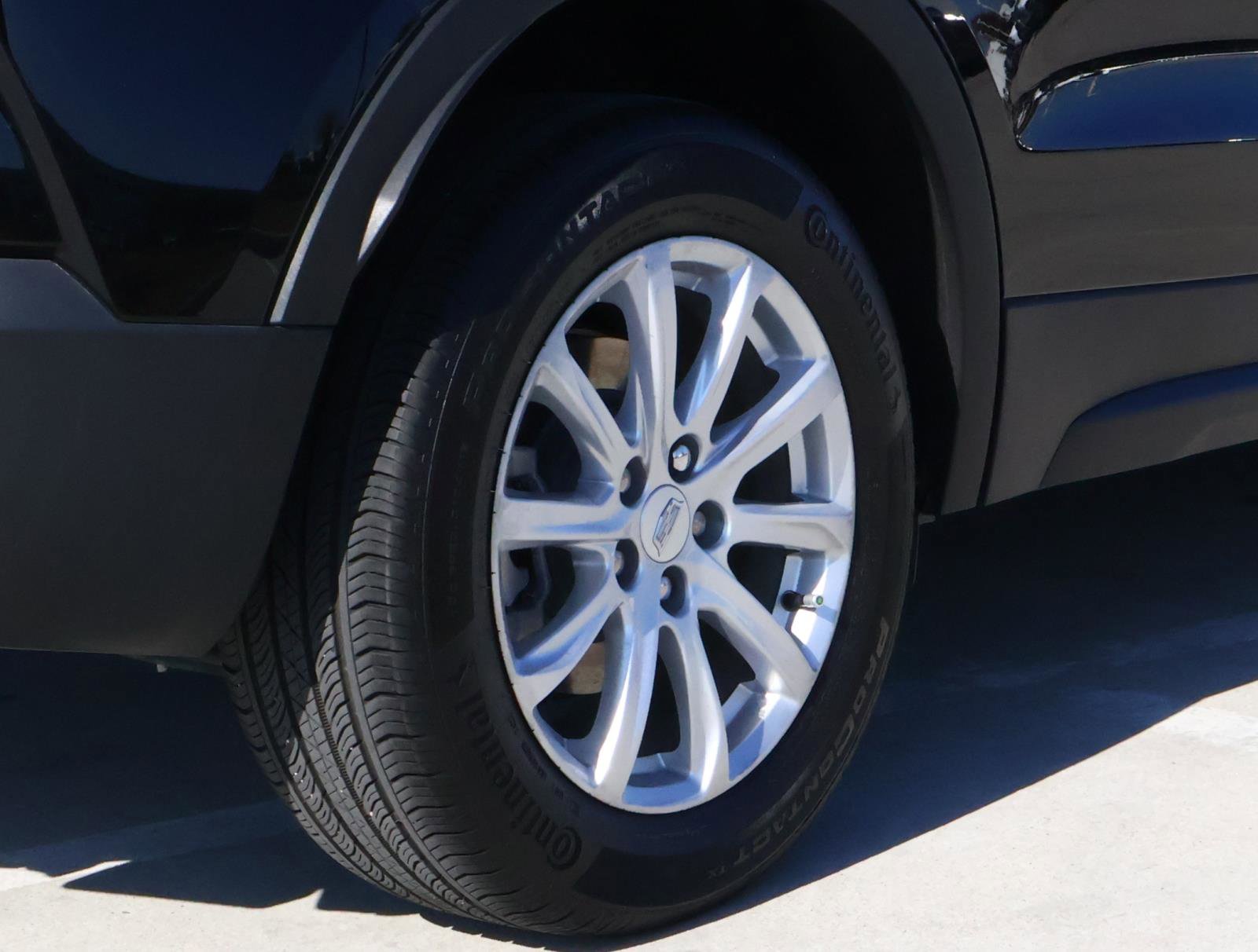 Used 2023 Cadillac XT4 Luxury w/ Cold Weather Package image 12