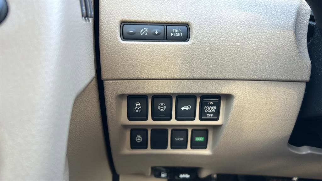 Used 2017 Nissan Rogue SL w/ SL Premium Package image 13