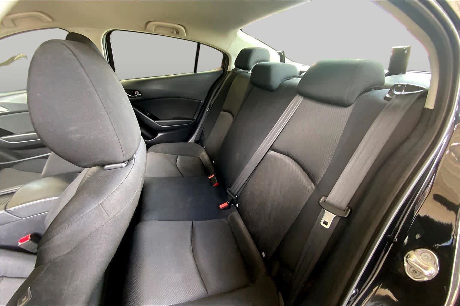Used 2018 MAZDA MAZDA3 Sport FWD image 20