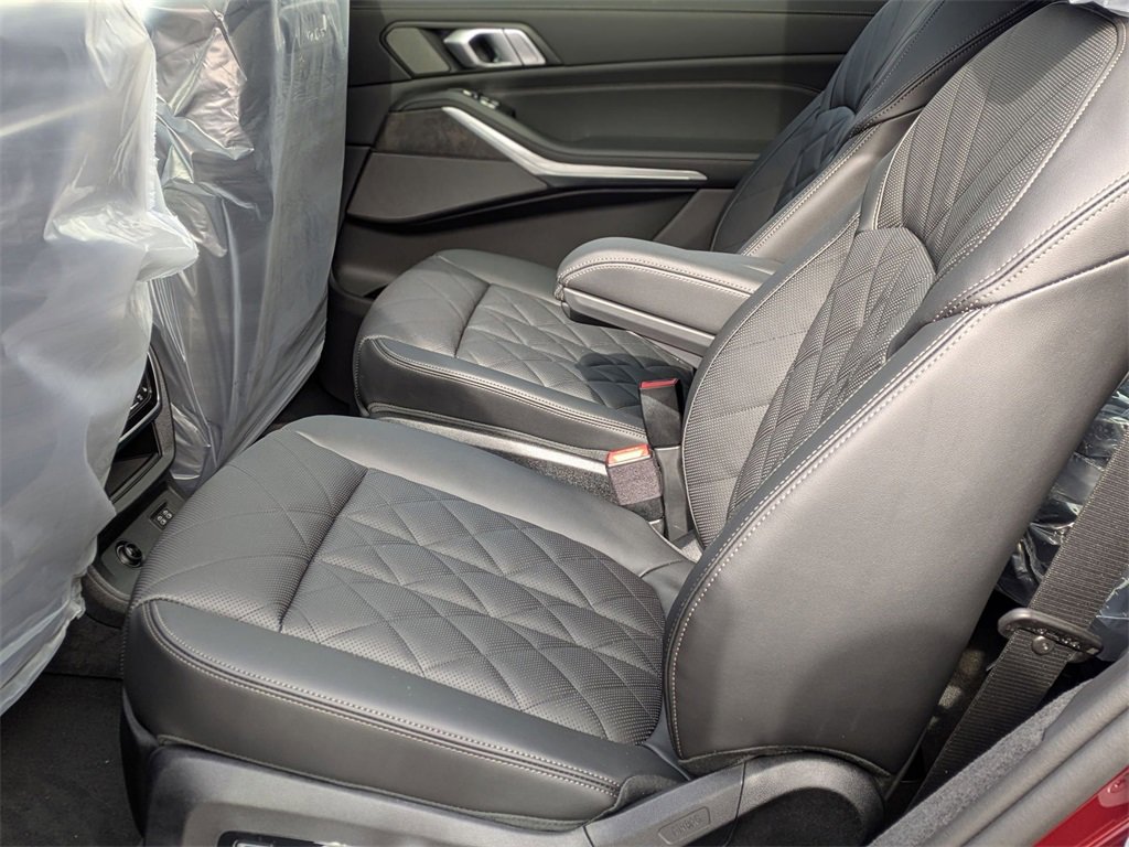 New 2025 BMW X7 xDrive40i w/ Premium Package image 16