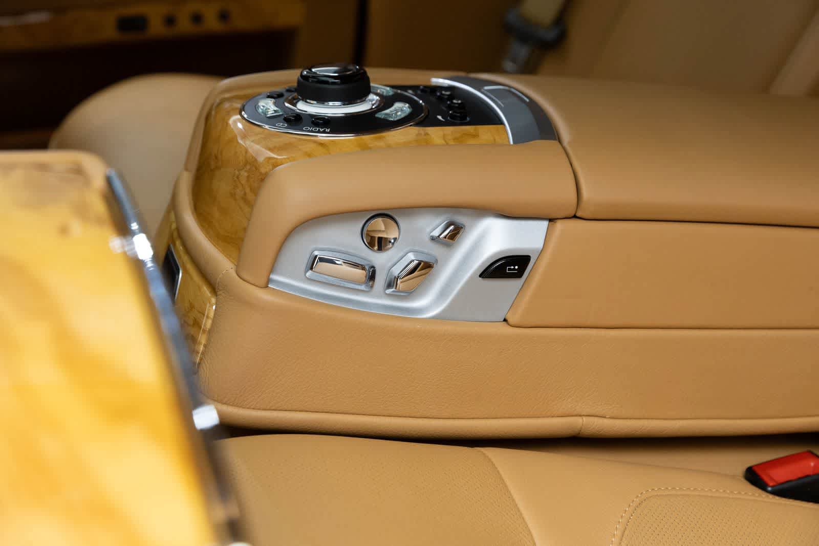 Used 2013 Rolls-Royce Ghost RWD image 36