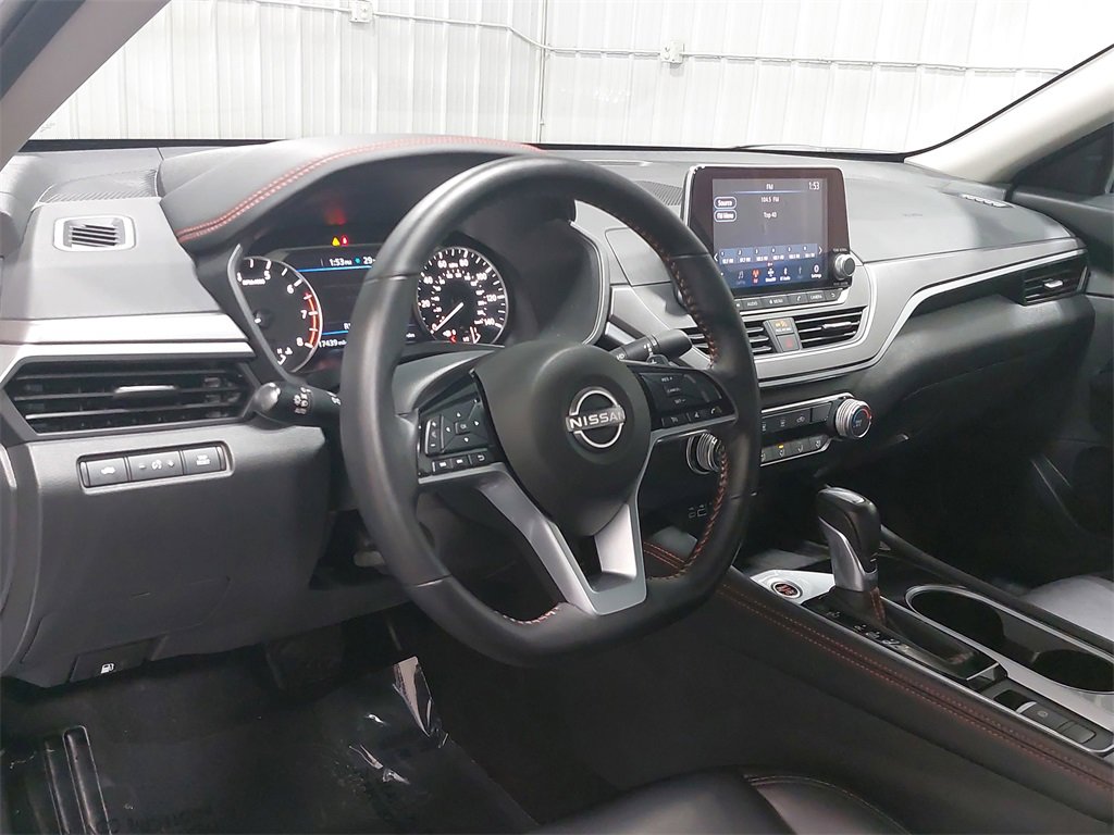 Used 2025 Nissan Altima 2.5 SR image 15
