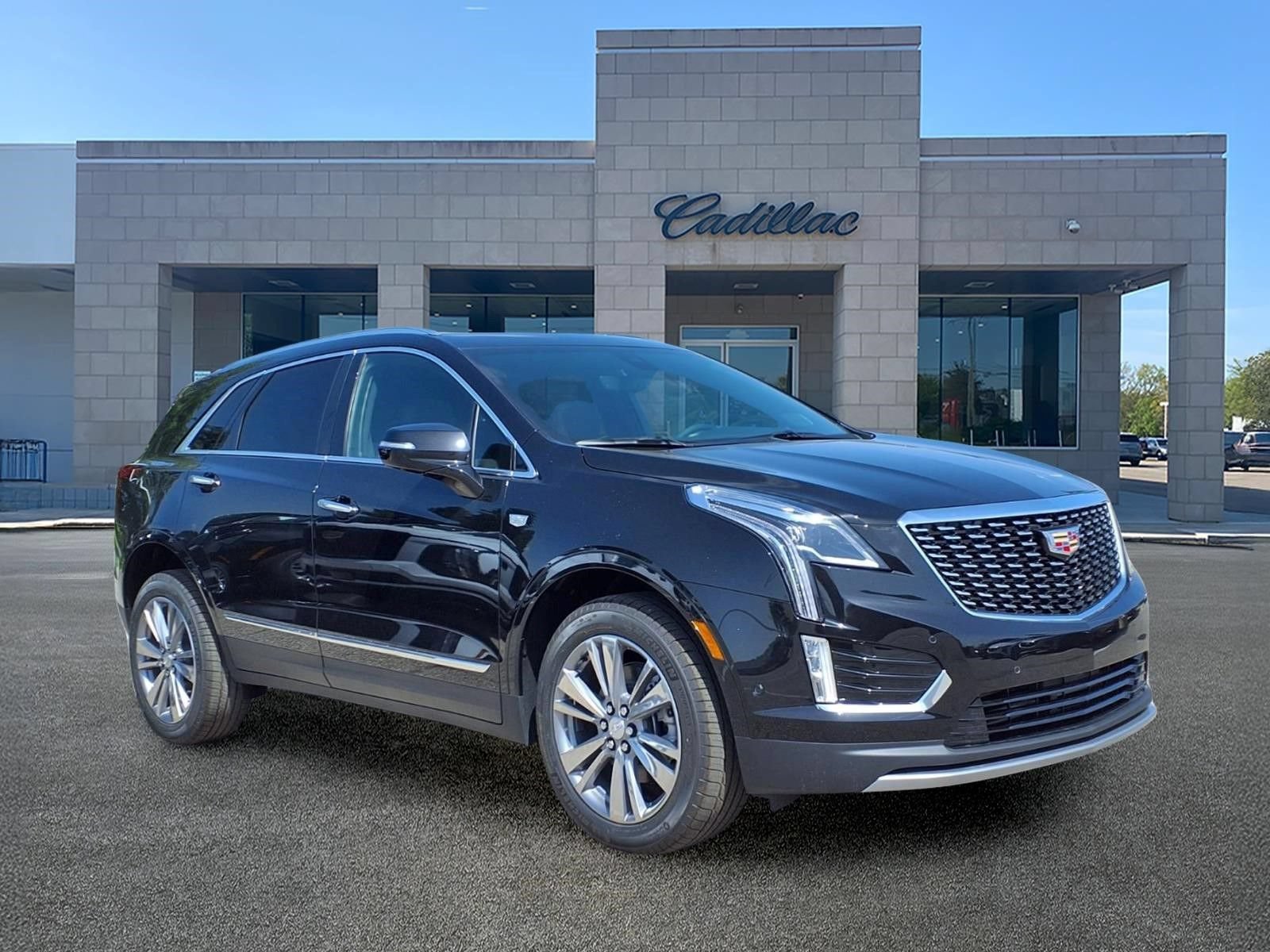 New 2026 Cadillac XT5 Premium Luxury w/ LPO, Floor Liner Package AWD/4WD image 3