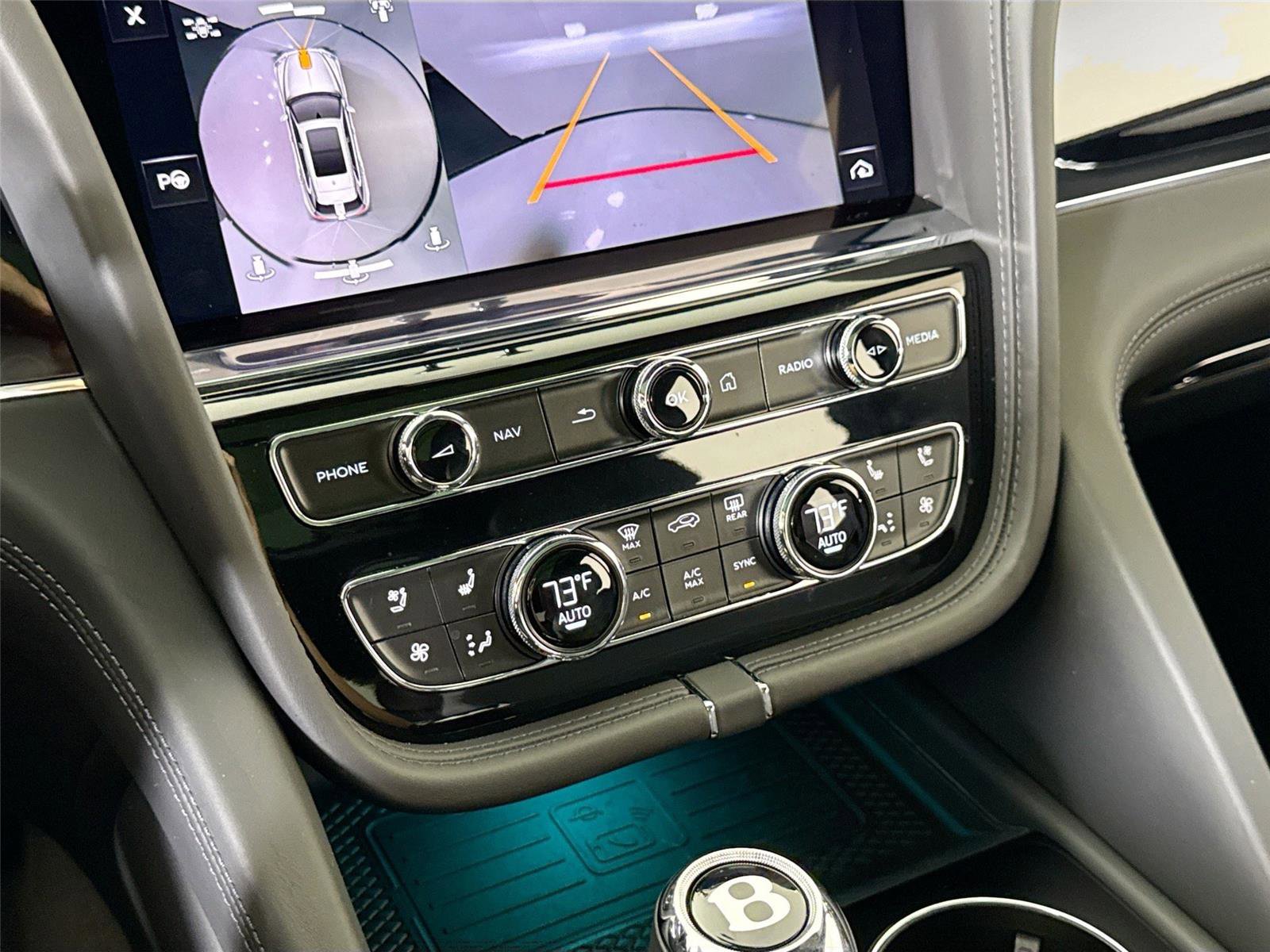 Used 2024 Bentley Bentayga AWD/4WD image 21