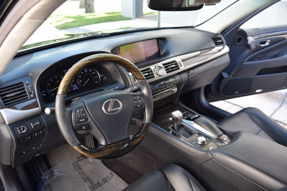 Used 2013 Lexus LS 460 AWD w/ Comfort Pkg image 43