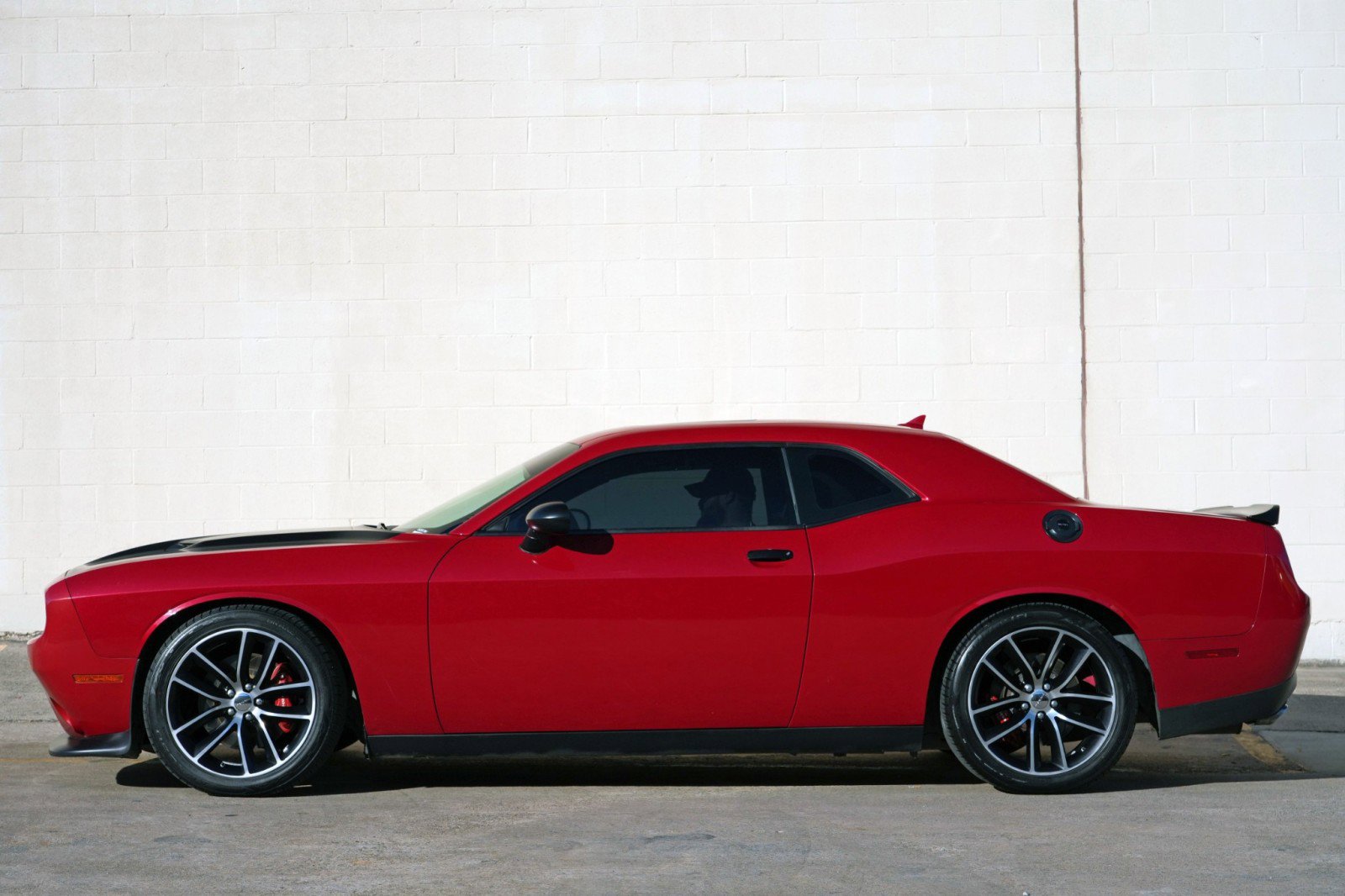 Used 2016 Dodge Challenger R/T Scat Pack w/ Leather Interior Group RWD image 8