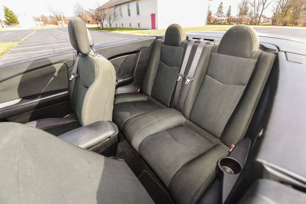 Used 2012 Chrysler 200 Touring FWD image 12