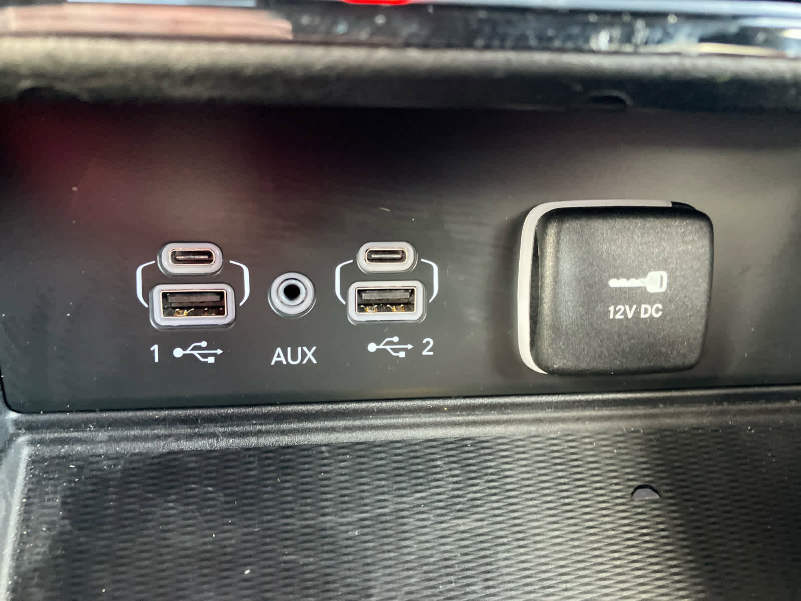 Used 2025 Jeep Grand Cherokee L Limited w/ Luxury Tech Group II image 34