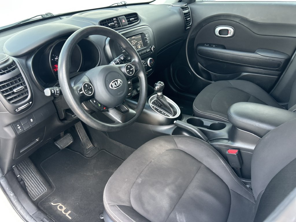 Used 2018 Kia Soul FWD image 12