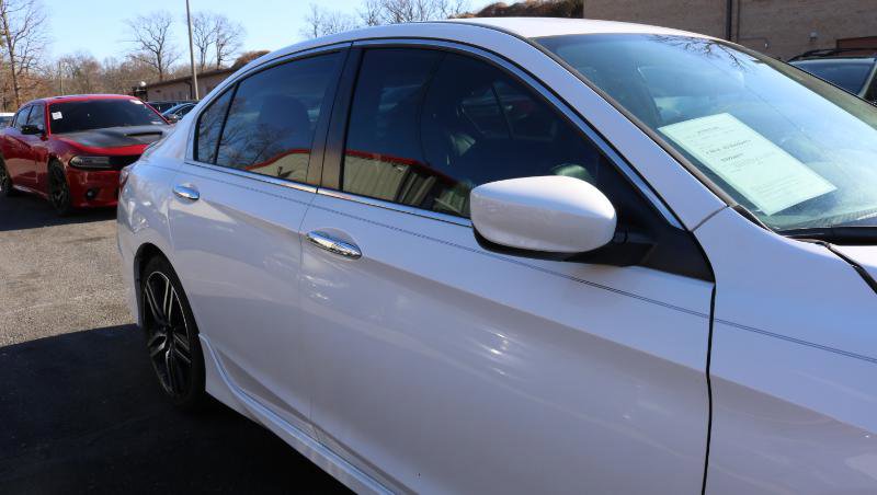 Used 2017 Honda Accord Sport Special Edition image 8