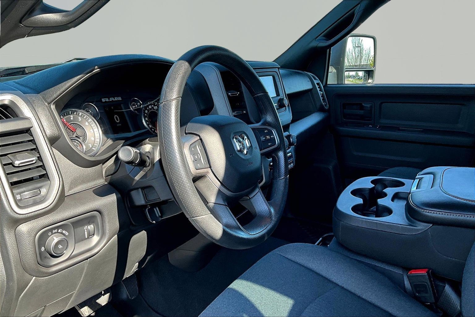 Used 2024 RAM 2500 Tradesman w/ Chrome Appearance Group image 17