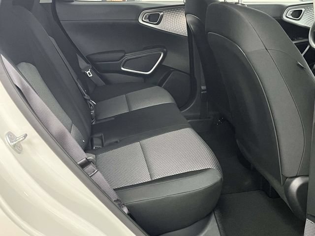 Used 2025 Kia Soul LX w/ LX Technology Package FWD image 23
