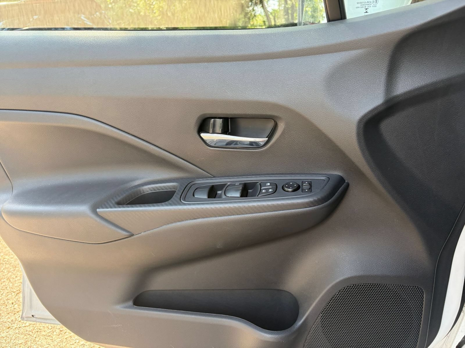 Used 2025 Nissan Versa SV FWD image 18