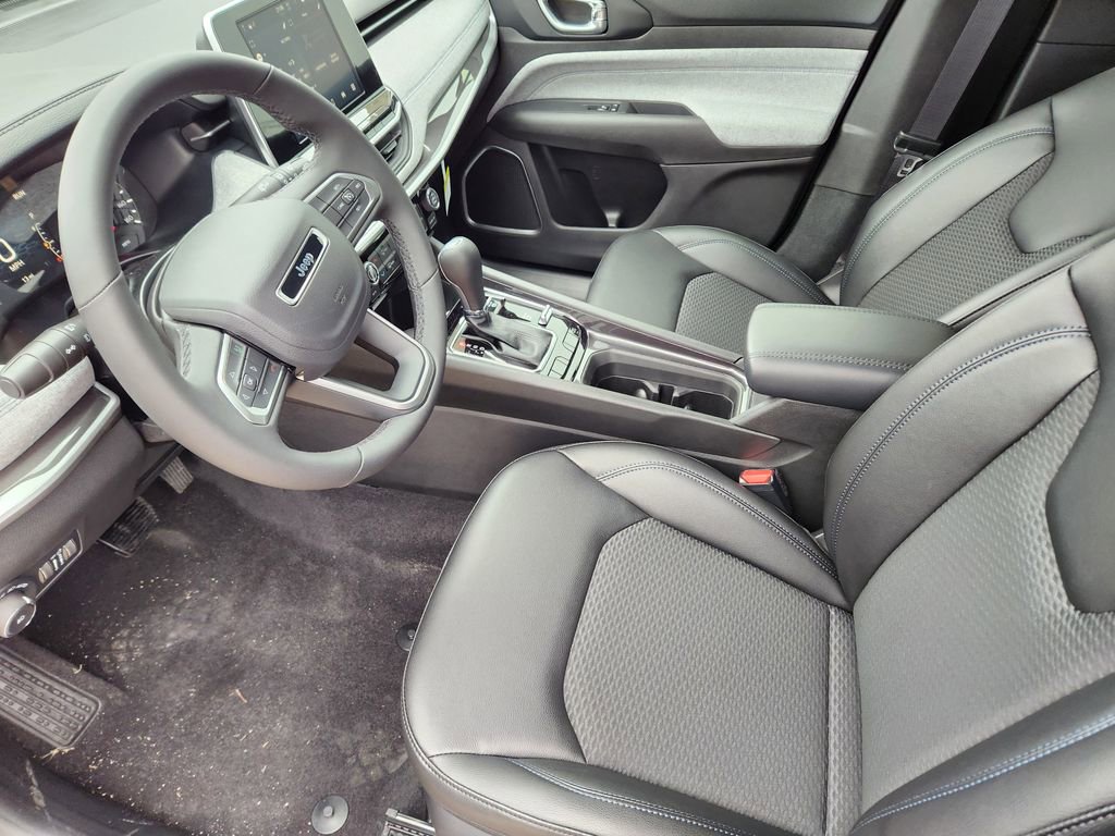 New 2026 Jeep Compass Latitude image 9