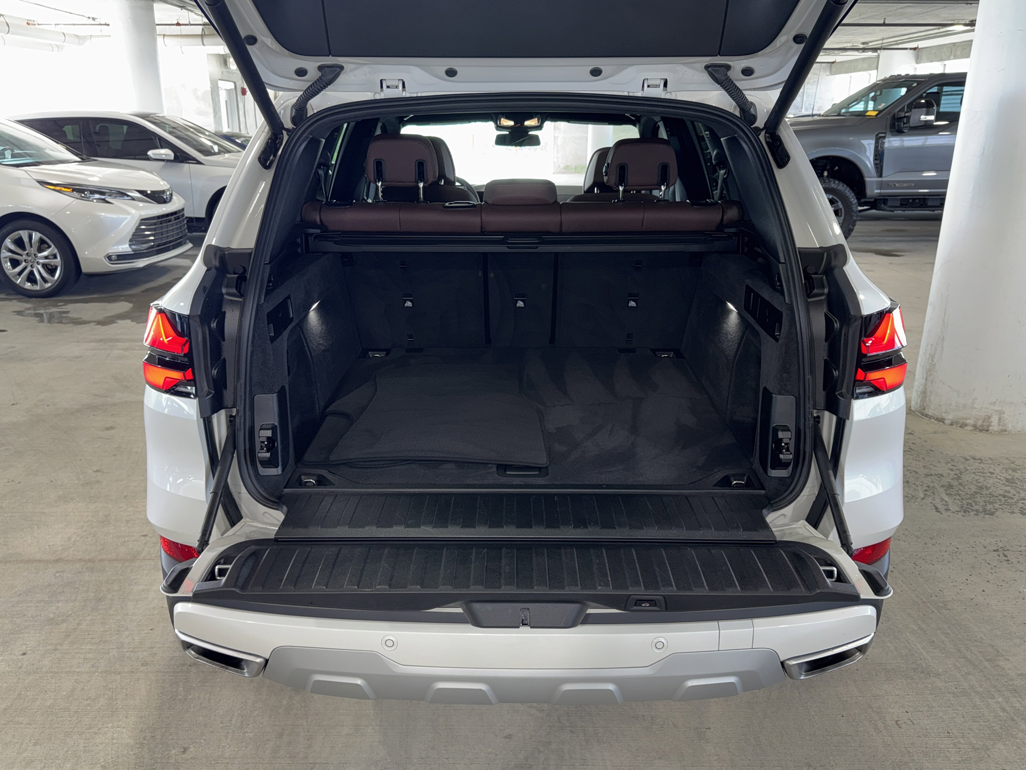 Used 2026 BMW X5 xDrive40i w/ Climate Comfort Package image 13