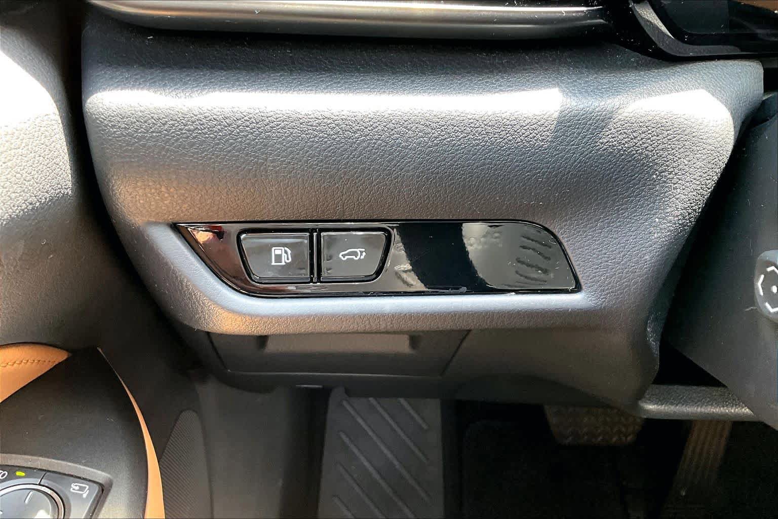 Used 2025 Lexus NX 250 FWD w/ Cold Area Package image 33