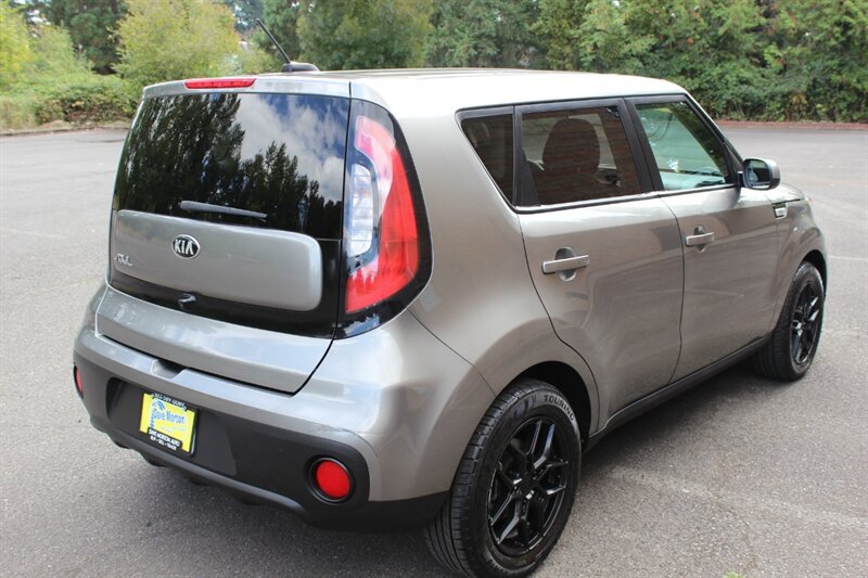 Used 2018 Kia Soul w/ Convenience Package FWD image 4