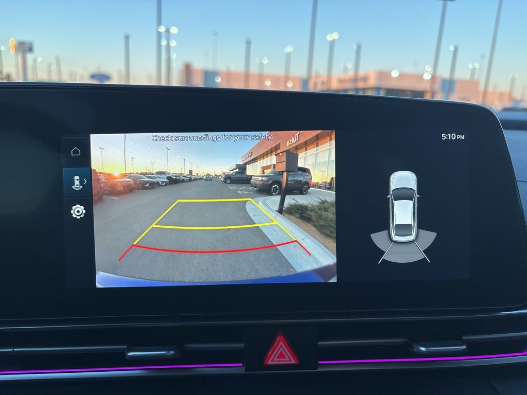 Certified 2023 Hyundai Elantra Limited w/ Preferred Accessory Package image 19