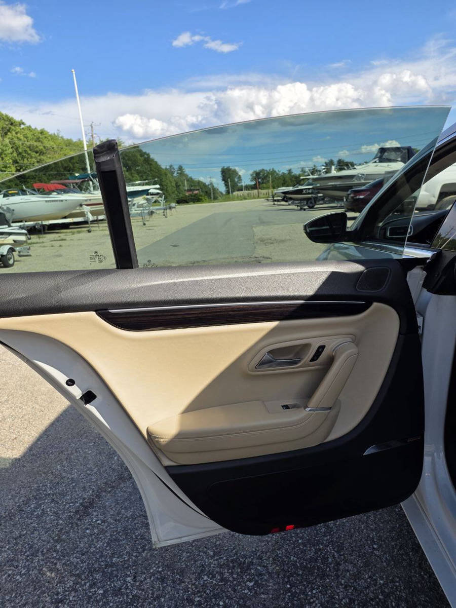 Used 2013 Volkswagen CC Executive AWD/4WD image 16