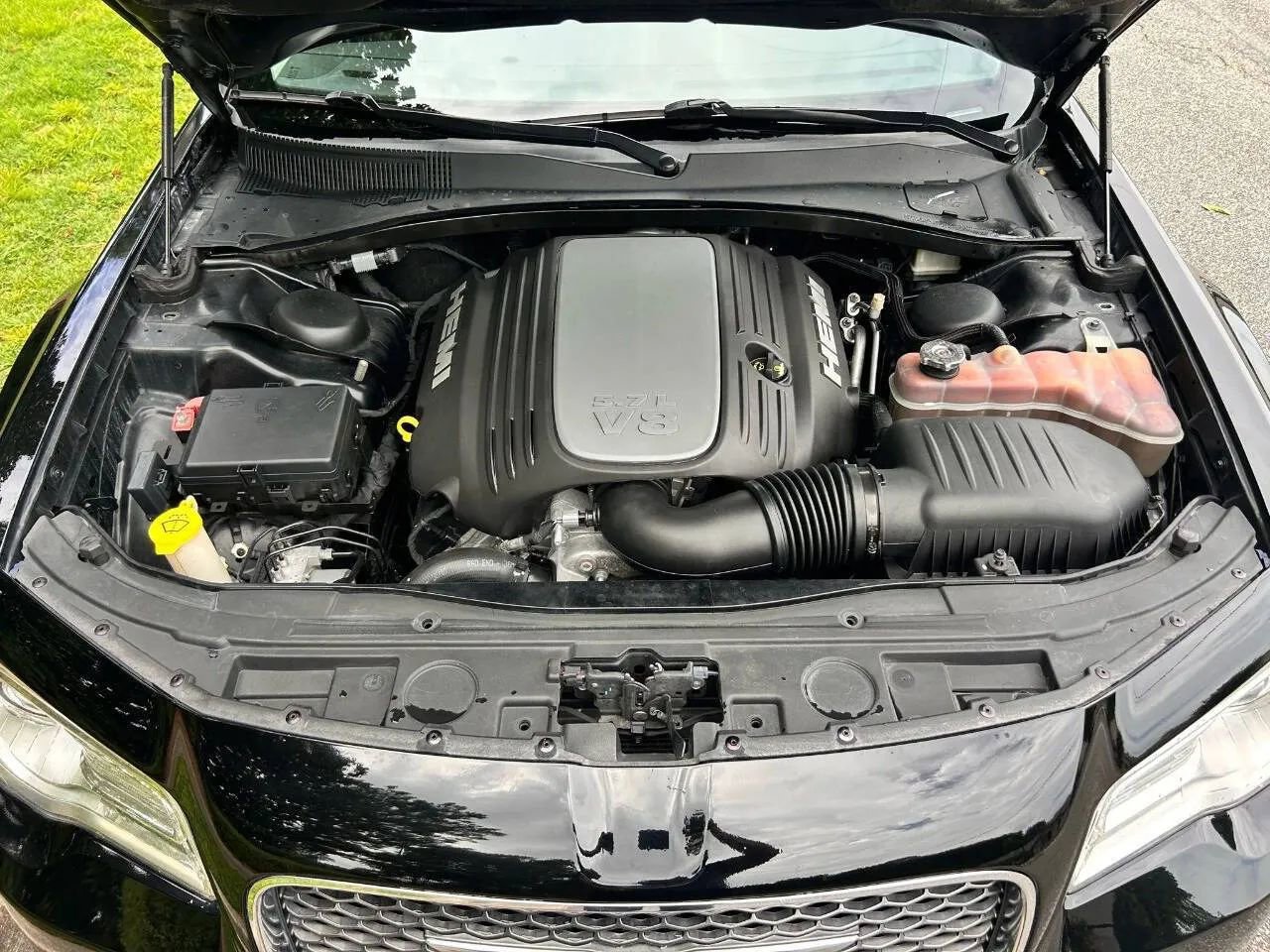 Used 2016 Chrysler 300 C w/ Safetytec Plus Group image 14