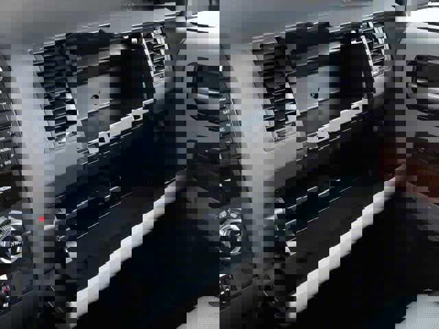 Used 2010 Toyota Sequoia Platinum image 11