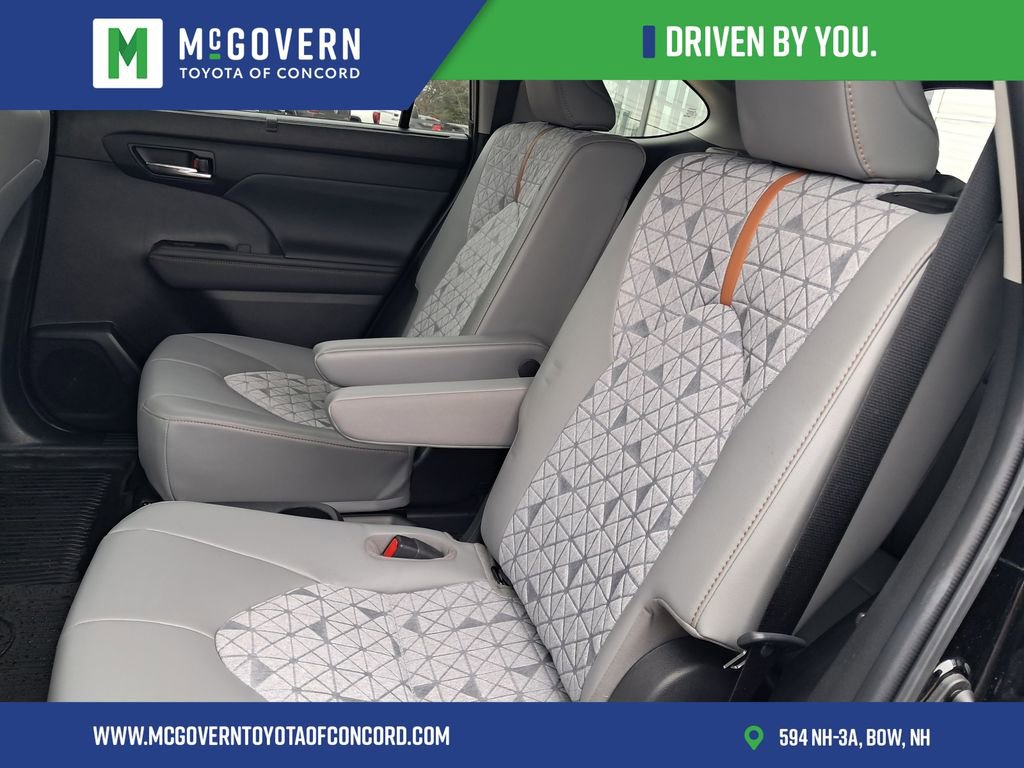 Used 2022 Toyota Highlander Bronze Edition image 14