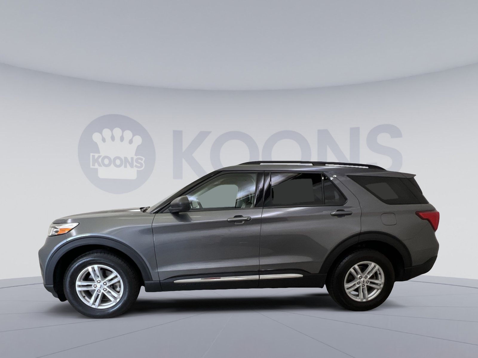 Used 2023 Ford Explorer XLT w/ Equipment Group 202A AWD/4WD image 5