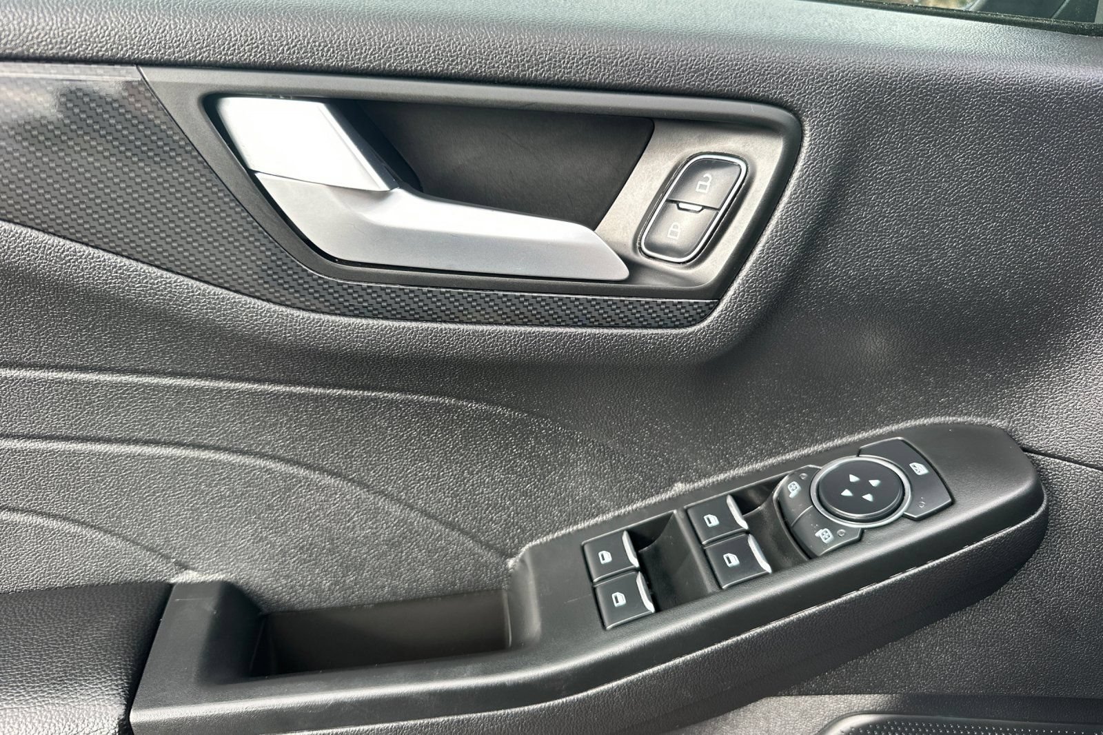 Used 2025 Ford Escape ST-Line Select AWD/4WD image 10