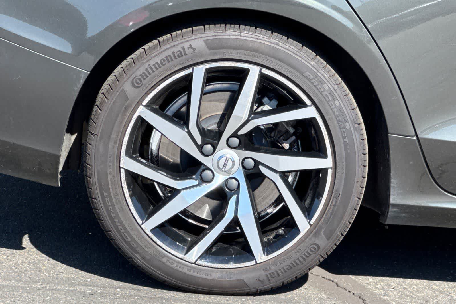 Used 2019 Volvo S60 T6 Momentum w/ Premium Package AWD/4WD image 30