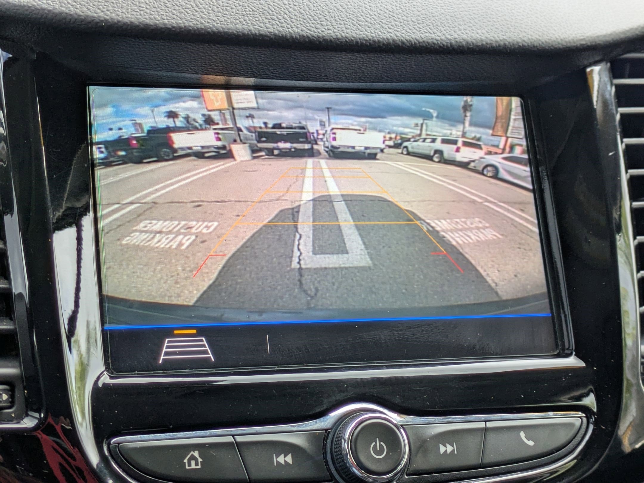 Used 2018 Chevrolet Trax LT w/ LT Convenience Package image 23