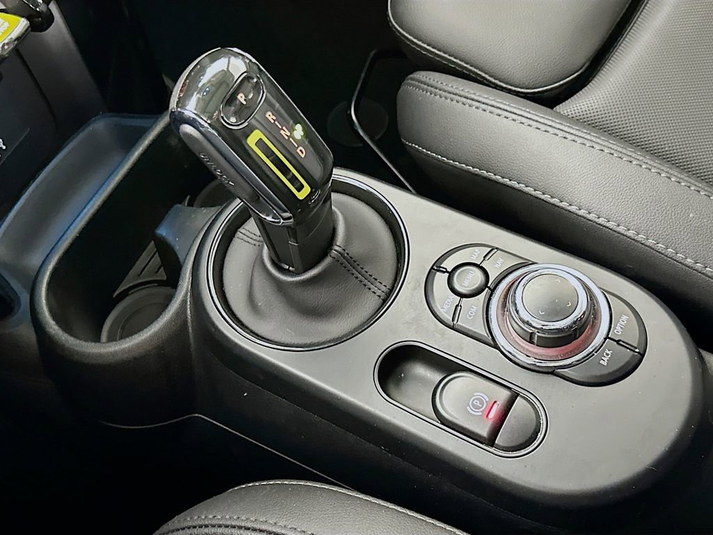 Certified 2024 MINI Cooper SE FWD image 17