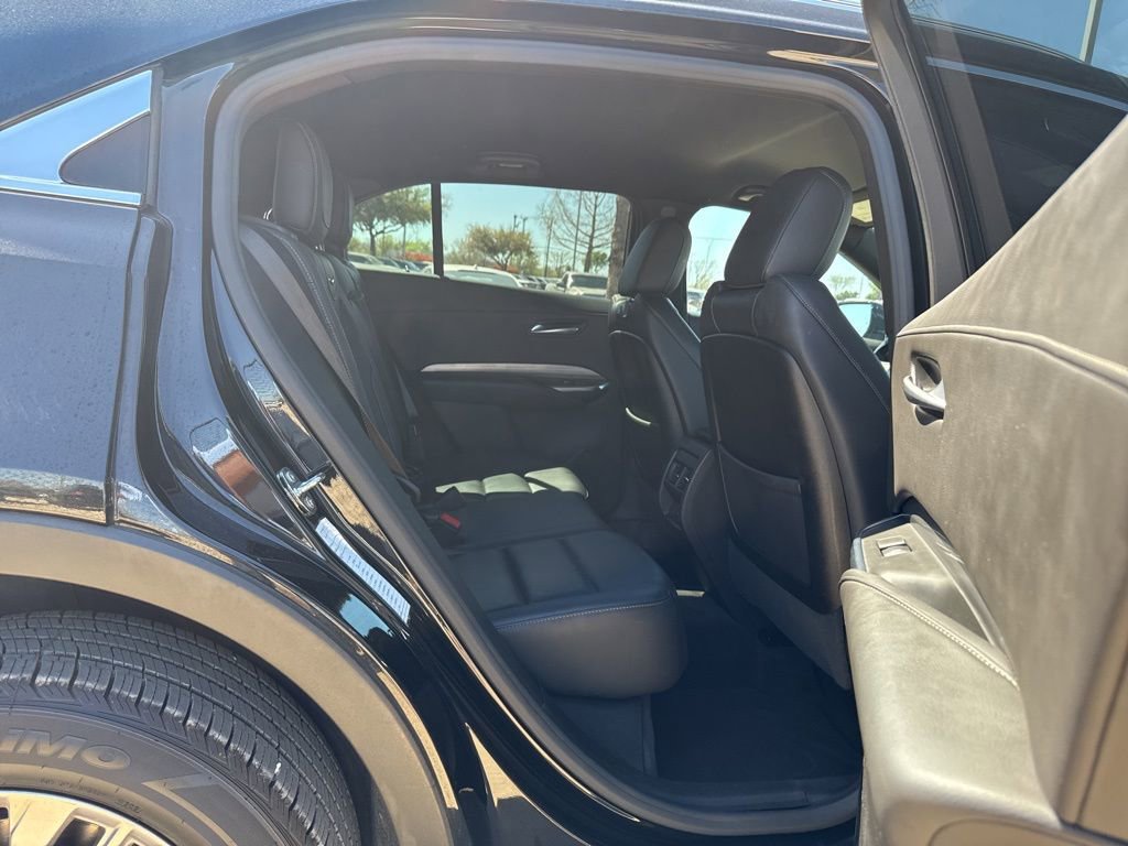 Used 2024 Cadillac XT4 Premium Luxury image 16