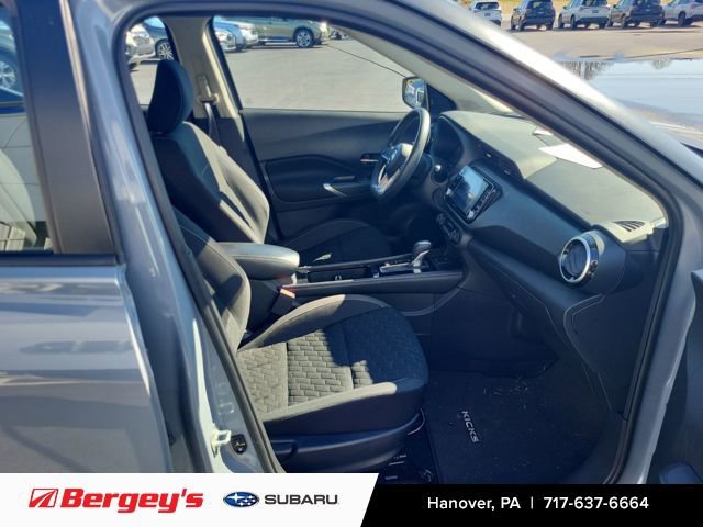 Used 2021 Nissan Kicks SV image 11