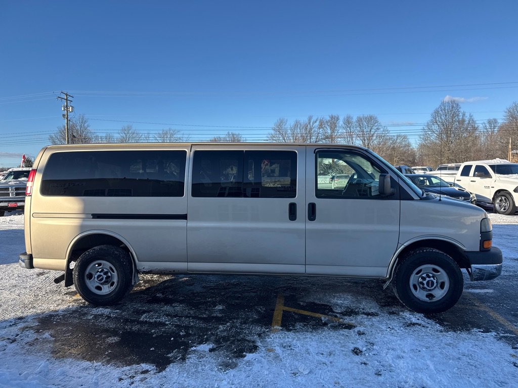 Used 2008 GMC Savana 3500 G3500 w/ LT Preferred Equipment Group image 5