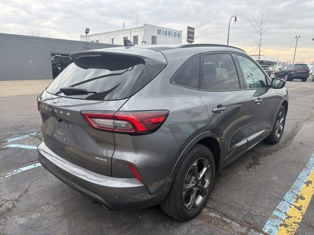 Used 2024 Ford Escape ST-Line w/ Tech Pack #1 image 8