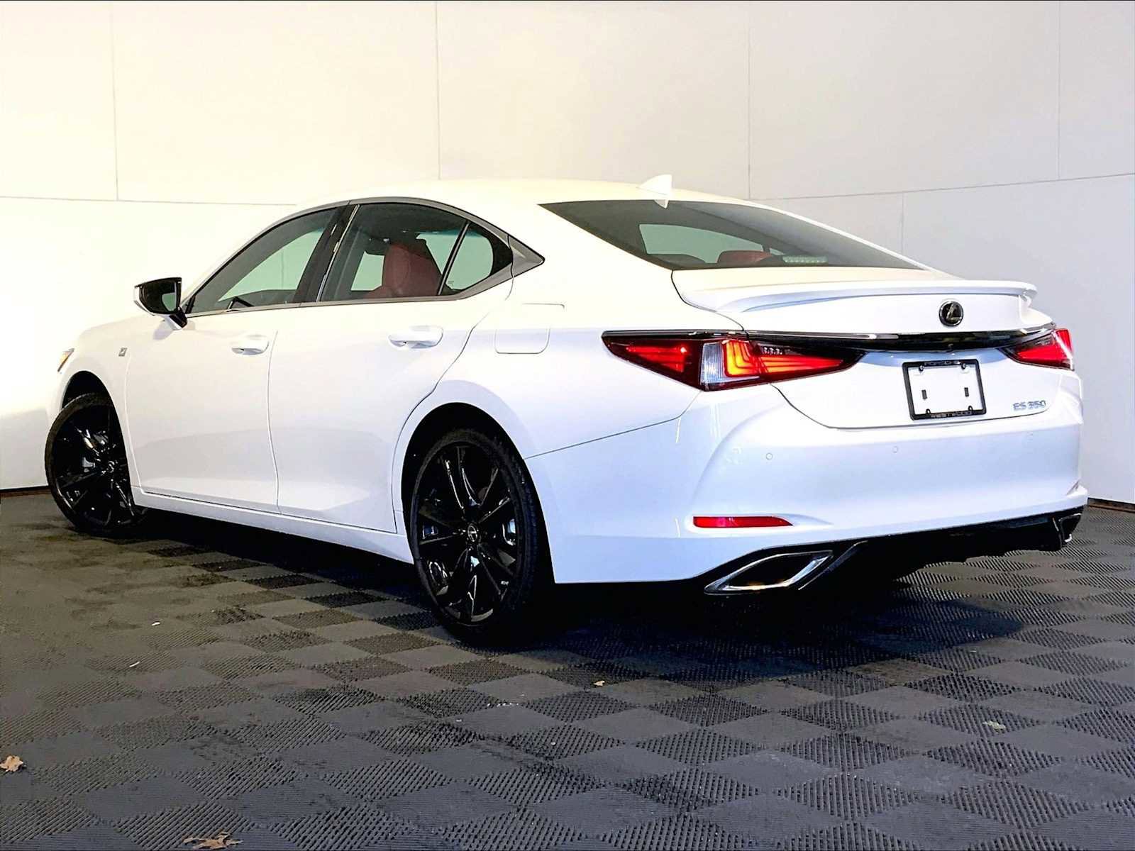 Used 2024 Lexus ES 350 F Sport w/ Technology Package FWD image 3