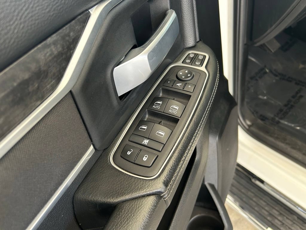 Used 2024 RAM 2500 Big Horn AWD/4WD image 37