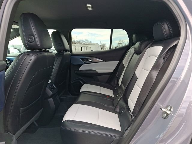 Used 2025 Chevrolet Equinox EV LT image 9