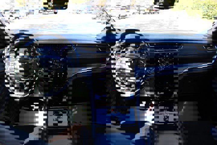 Used 2023 Jeep Grand Cherokee Altitude image 14