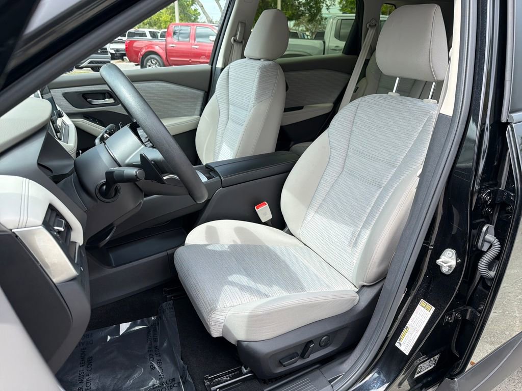 Used 2023 Nissan Rogue SV FWD image 31