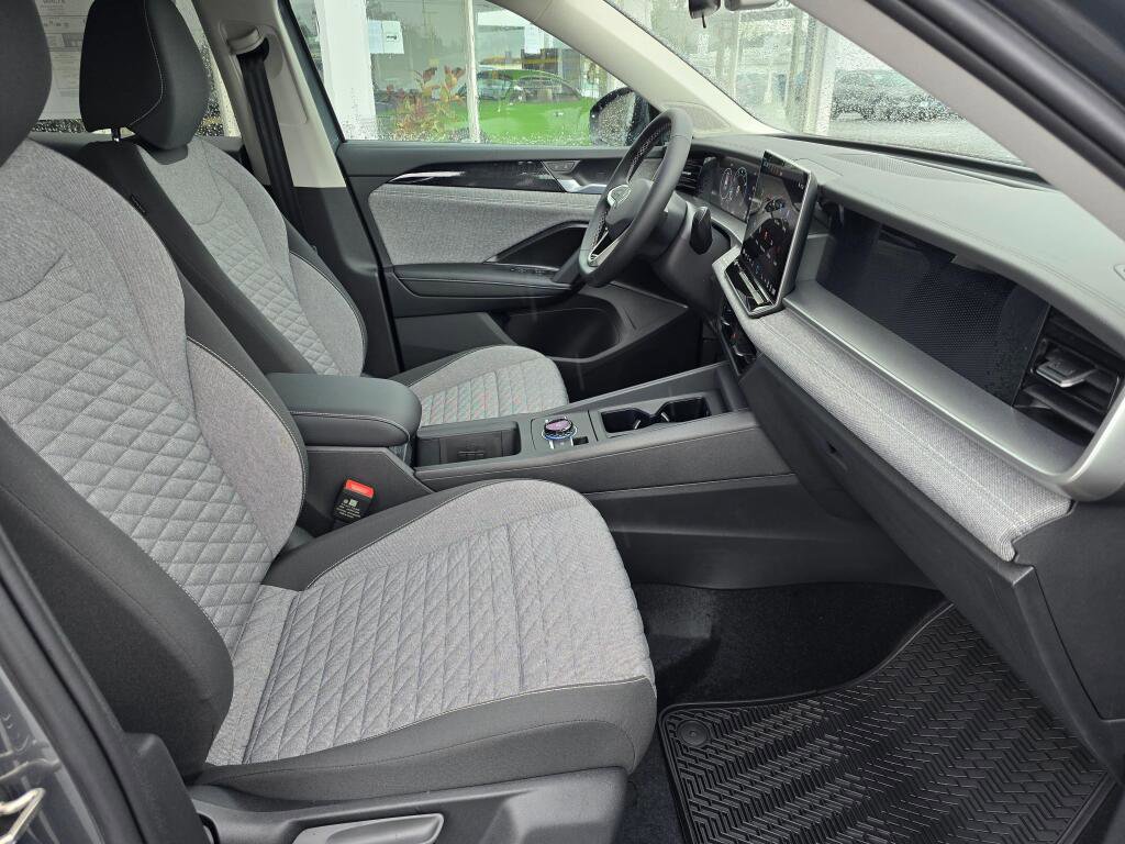 New 2026 Volkswagen Tiguan S image 42