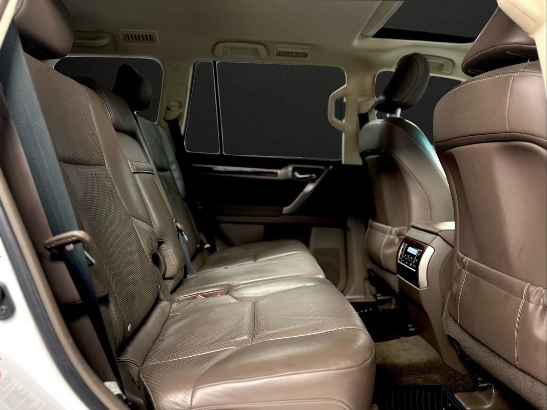 Used 2011 Lexus GX 460 w/ Comfort Plus Pkg image 23