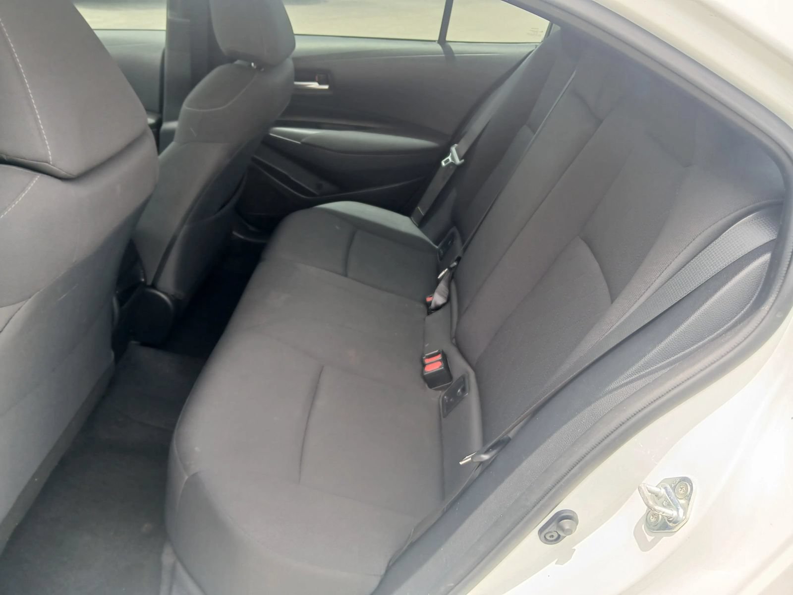 Used 2020 Toyota Corolla LE FWD image 23