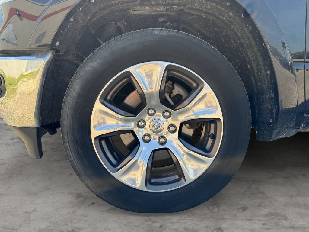 Used 2019 RAM 1500 Laramie AWD/4WD image 9